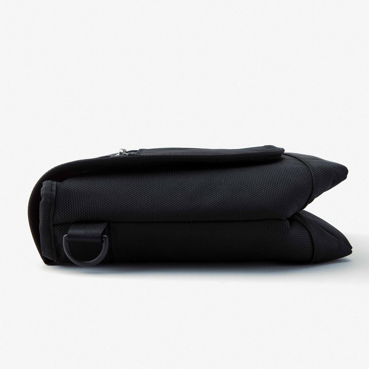 freezable-brooklyn-crossbody-z4 freezable-brooklyn-crossbody-black-ecofreeze-plus-flat_b62870bb-68b1-4c0c-846f-a30840c26944.jpg