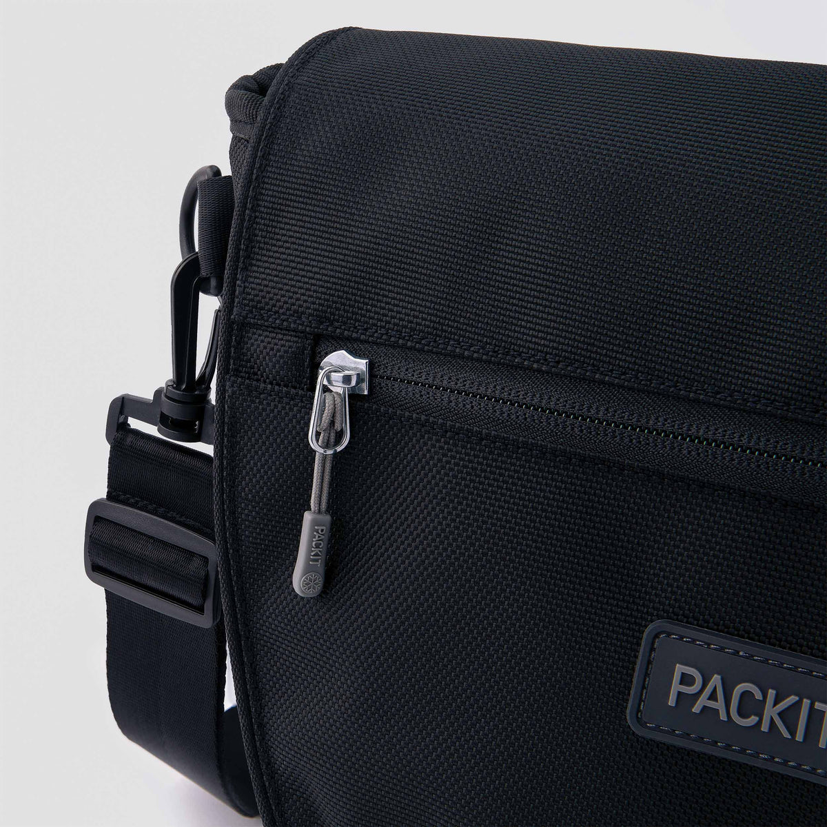 freezable-brooklyn-crossbody-z4 freezable-brooklyn-crossbody-black-ecofreeze-plus-zoom-zipper-pull.jpg