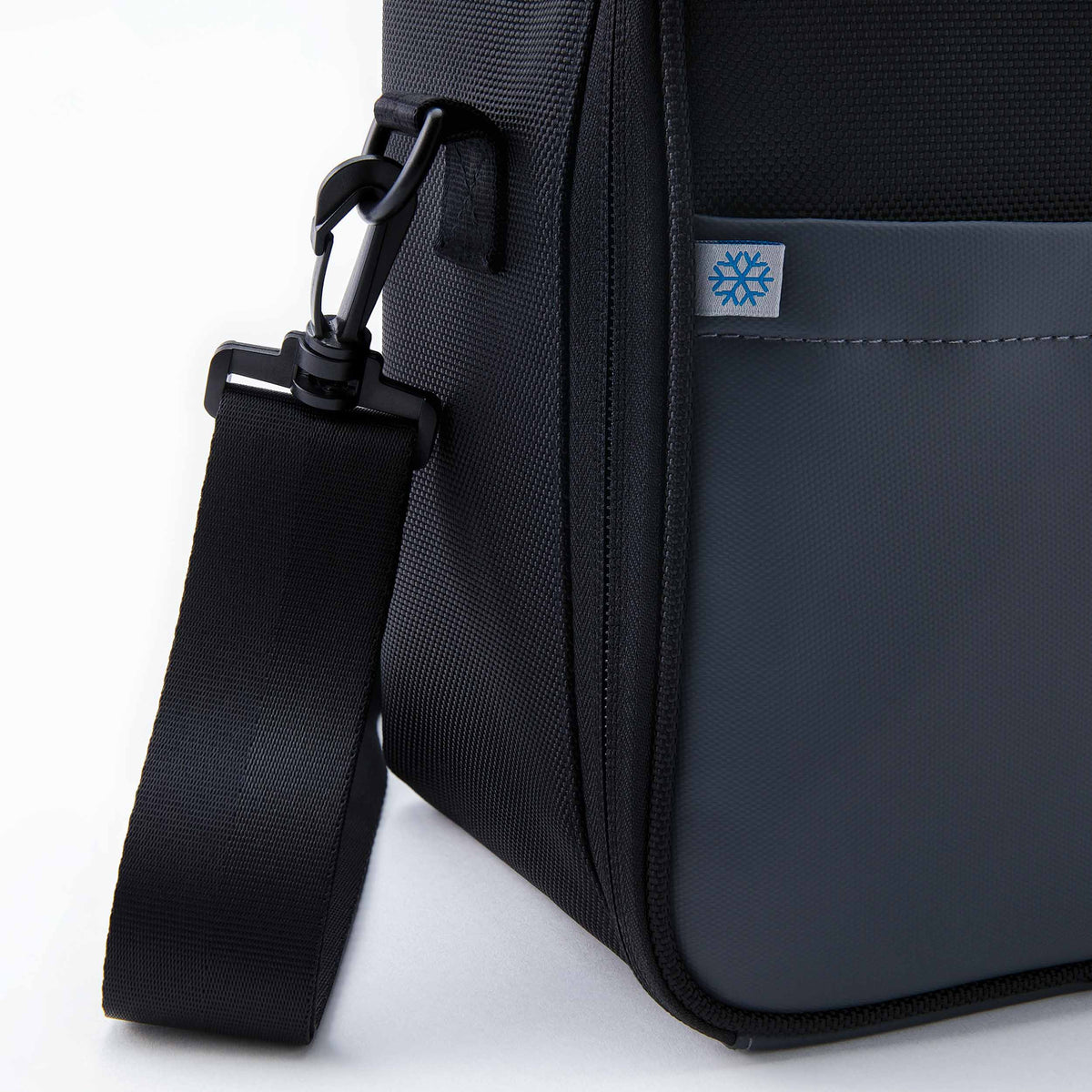 freezable-upright-lunch-box-a5 freezable-upright-lunch-box-black-gray-flag.jpg