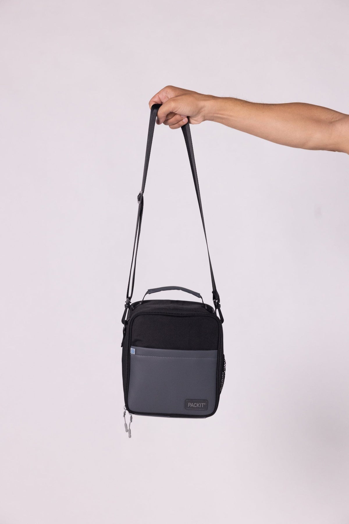 freezable-upright-lunch-box-a5 freezable-upright-lunch-box-black-gray-product-only_edit.jpg