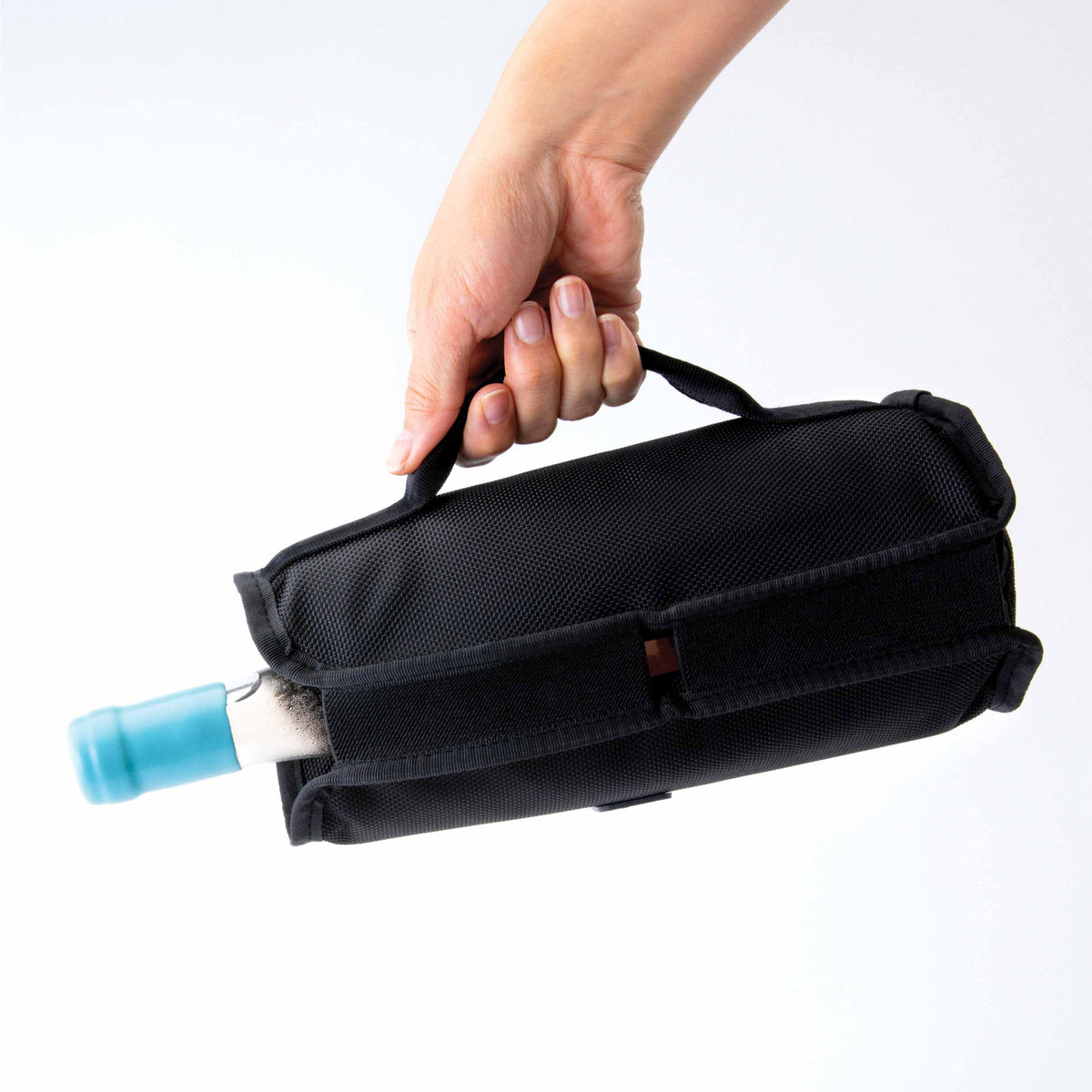 freezable-wine-cooler-p7 freezable-wine-cooler-black-pouring-with-handle.jpg
